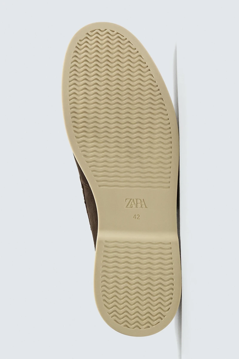 CASUAL LEATHER LOAFERS