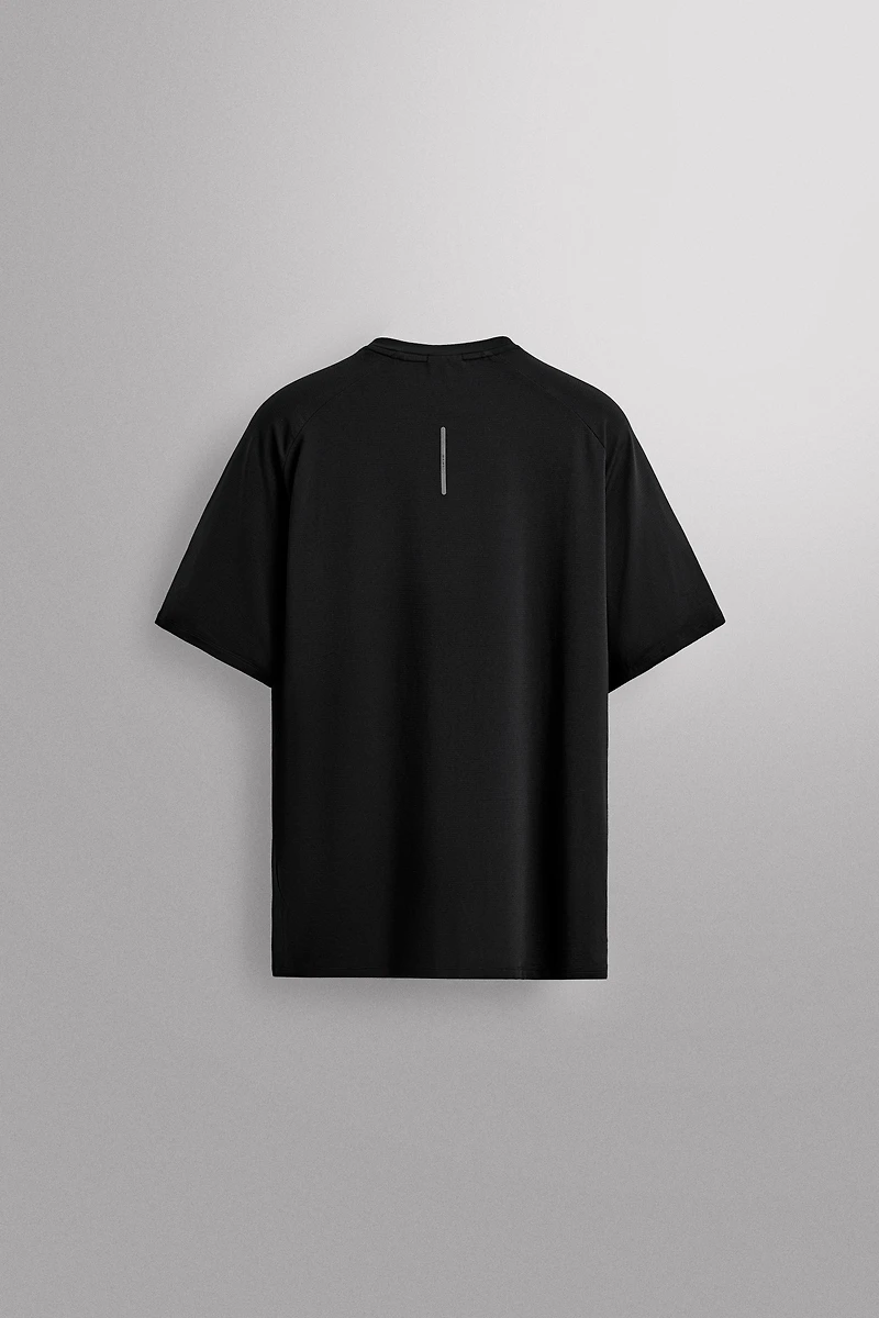 TEXTURED TRAINING T-SHIRT