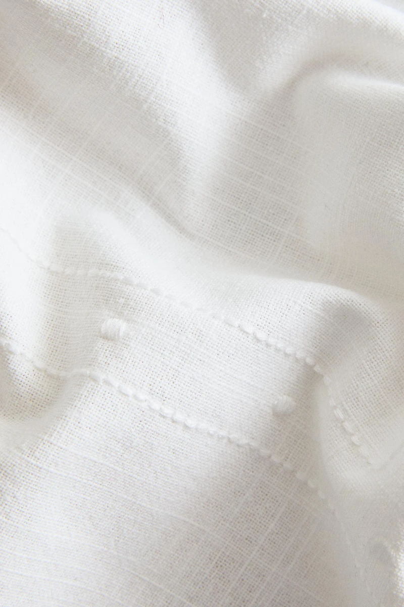 EMBROIDERED COTTON TABLECLOTH WITH LACE TRIM