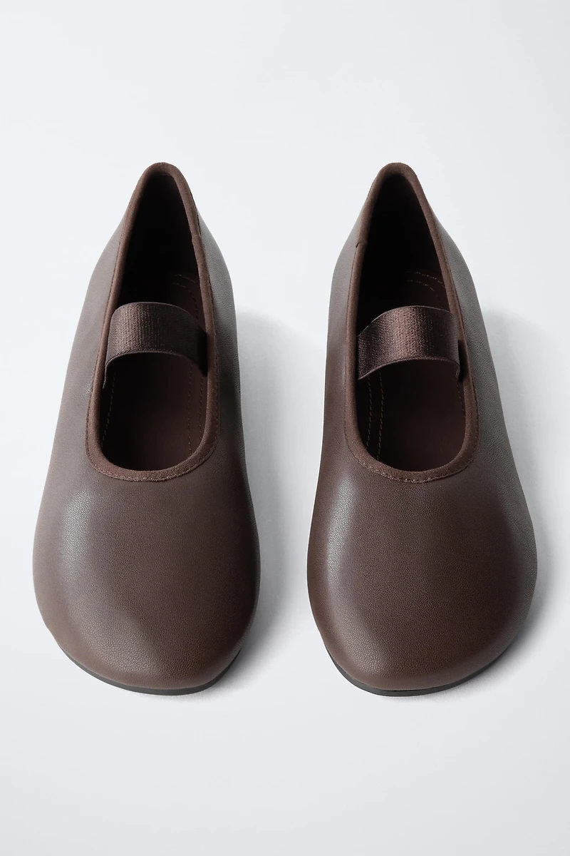 ELASTIC STRAP BALLET FLATS