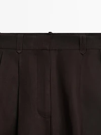 Pleated Bermuda shorts