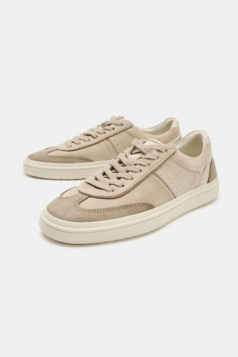 CONTRAST SNEAKERS