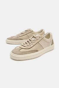 CONTRAST SNEAKERS