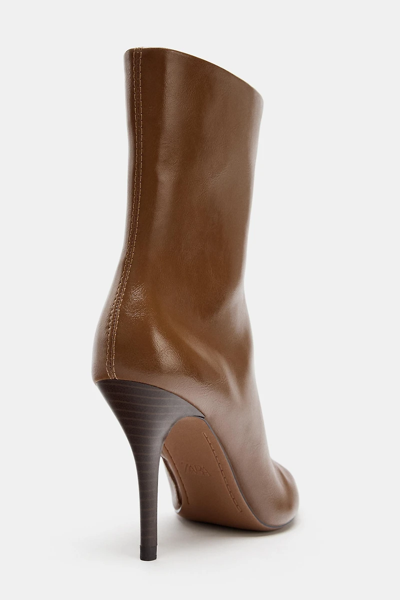 BOTTINES VERNIES À TALONS