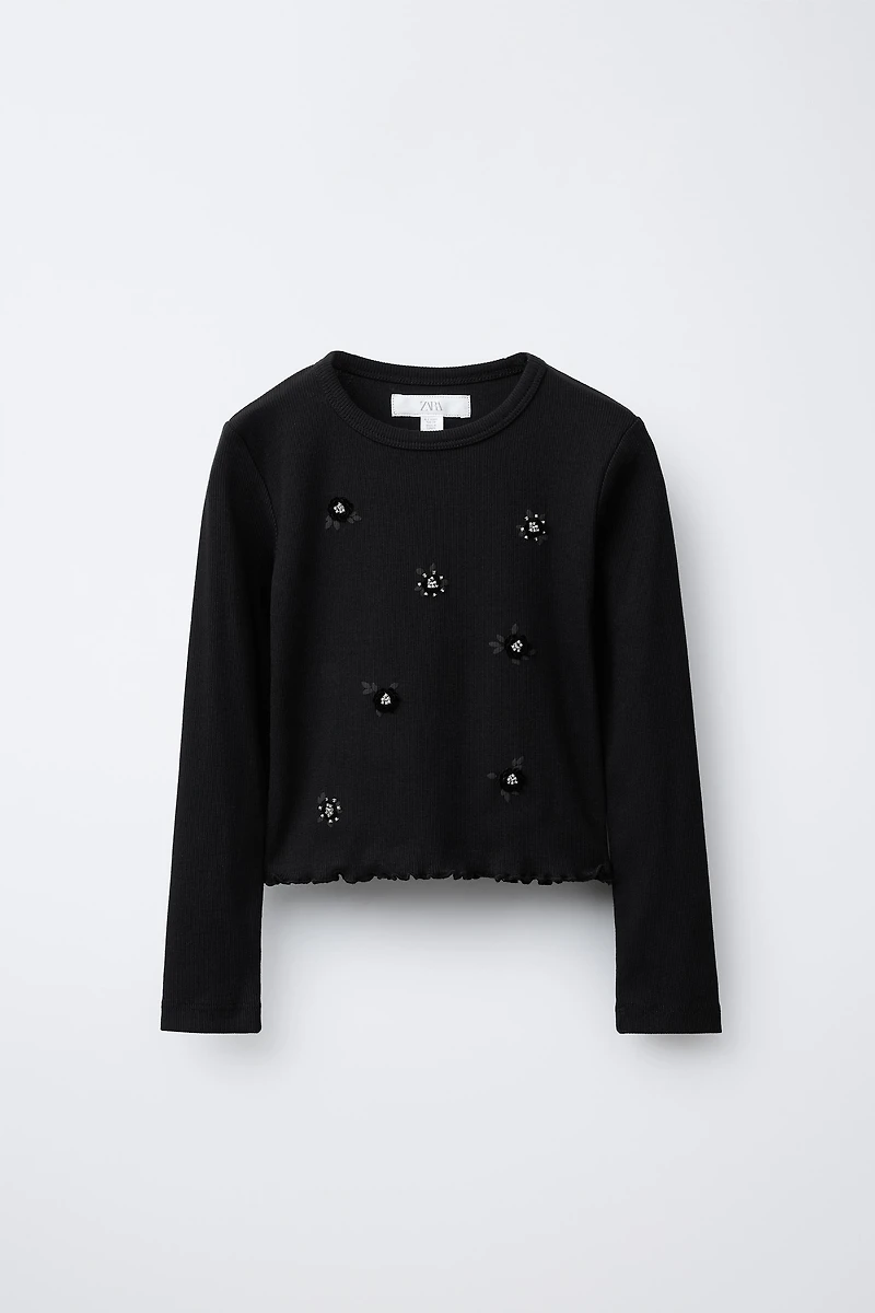 FLOWER APPLIQUÉ T-SHIRT