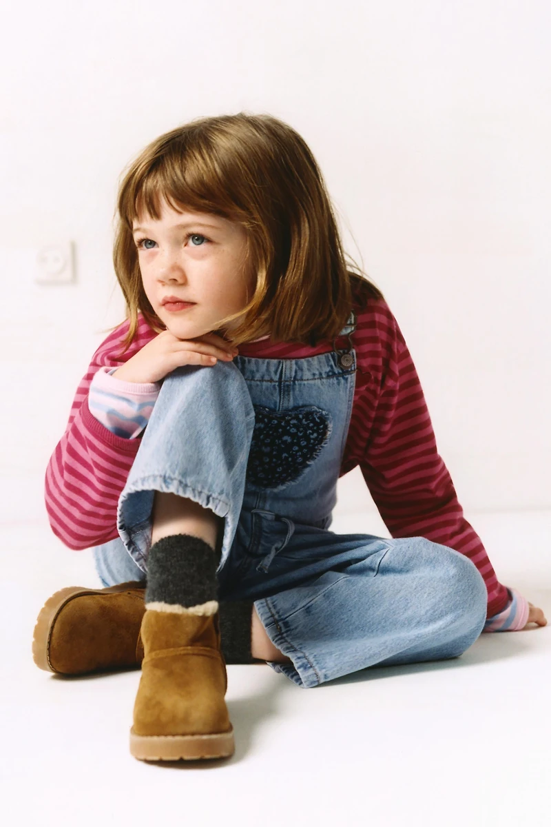 LONG DENIM OVERALLS WITH HEART PATCH