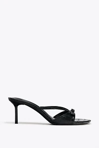 TEXTURED BUCKLE HEEL SANDALS