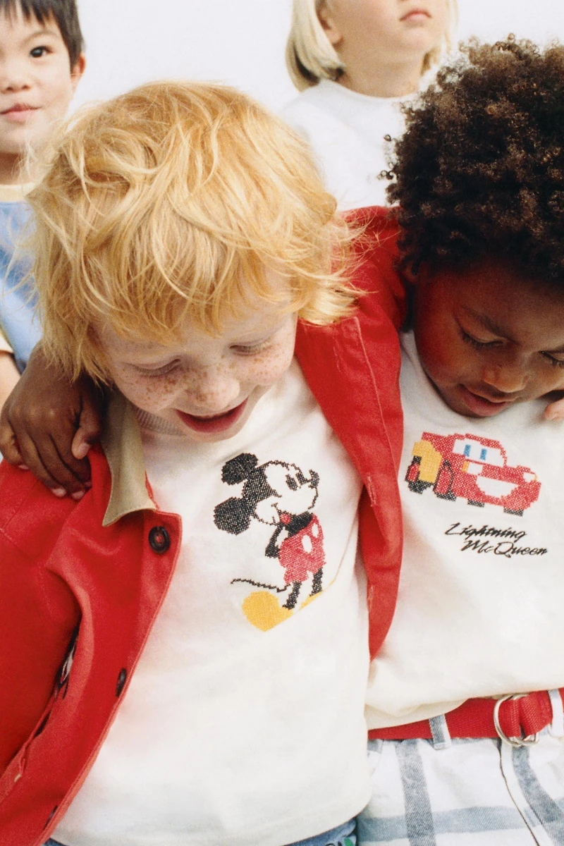T-SHIRT BRODÉ POINT DE CROIX MICKEY MOUSE © DISNEY