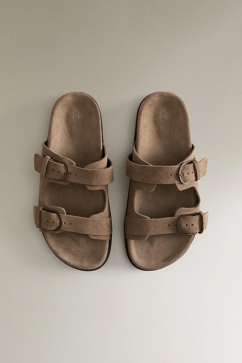 SANDALES PLATES CUIR BOUCLES