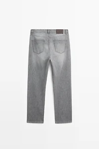 Lightweight straight-leg jeans