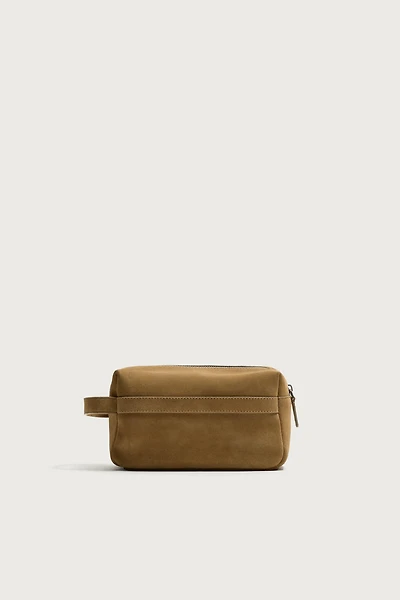 LEATHER TOILETRY BAG