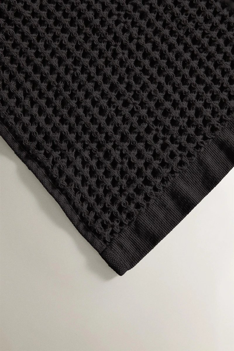 WAFFLE-KNIT COTTON BATH TOWEL
