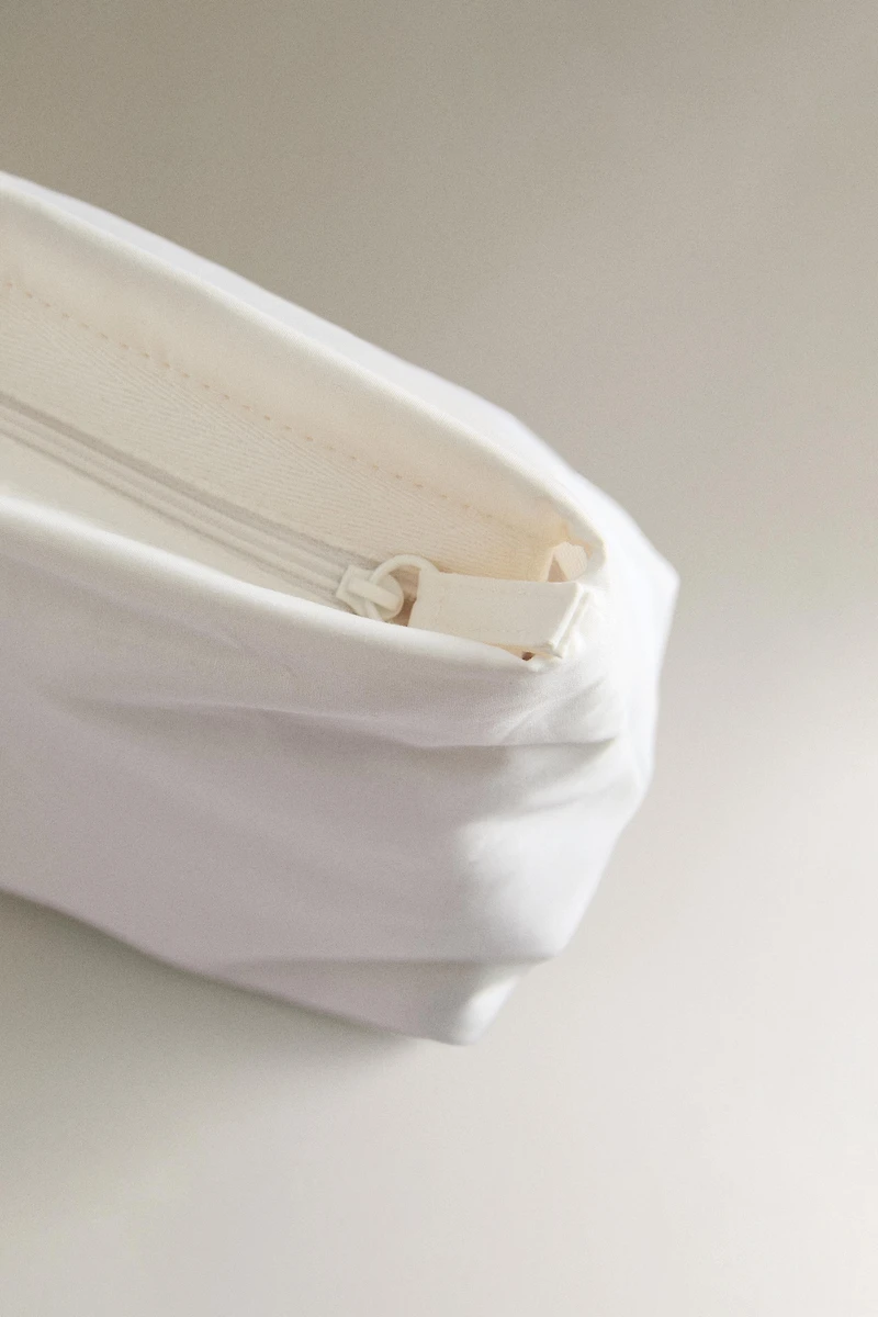 TROUSSE DE TOILETTE TISSU TECHNIQUE FORMAT MOYEN