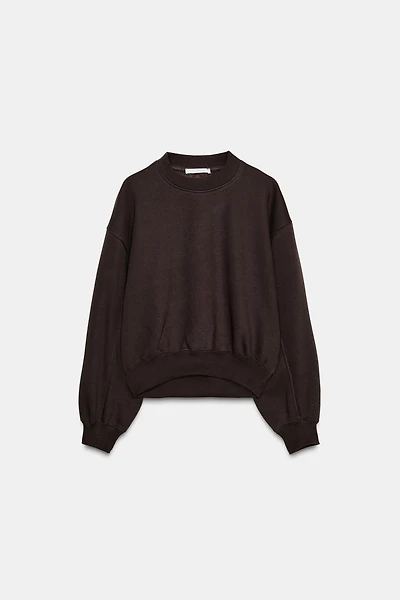 BASIC PLUSH SWEATSHIRT