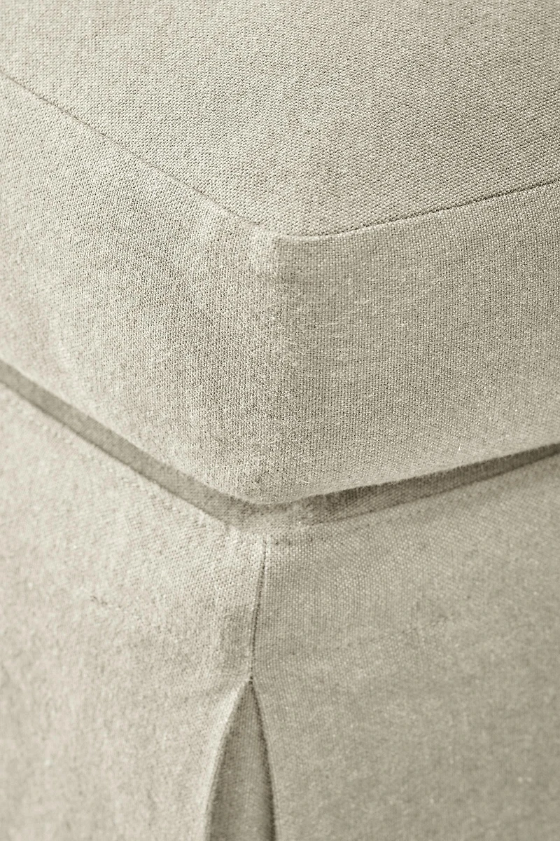FOOTSTOOL 01