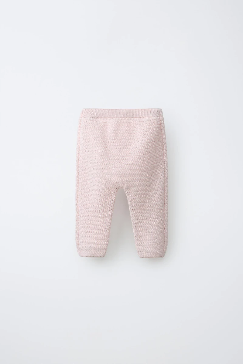 PANTALON EN MAILLE BRODERIE FLEURIE