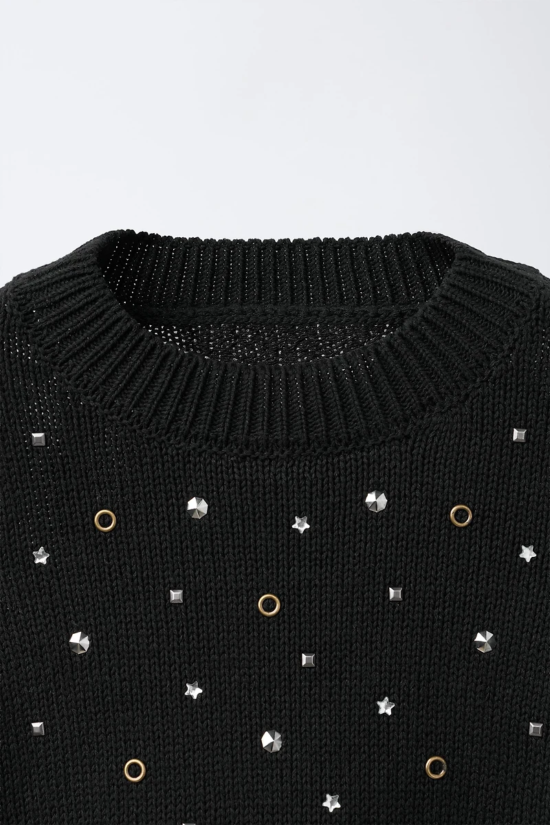 PULL EN MAILLE AVEC CUT OUT ET STRASS