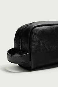 LEATHER TOILETRY BAG