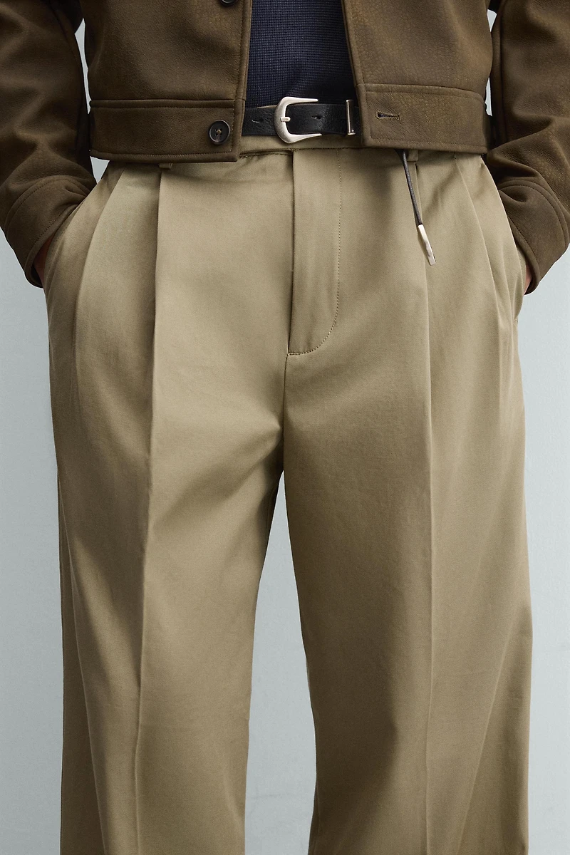 PLEATED WIDE FIT PANTS