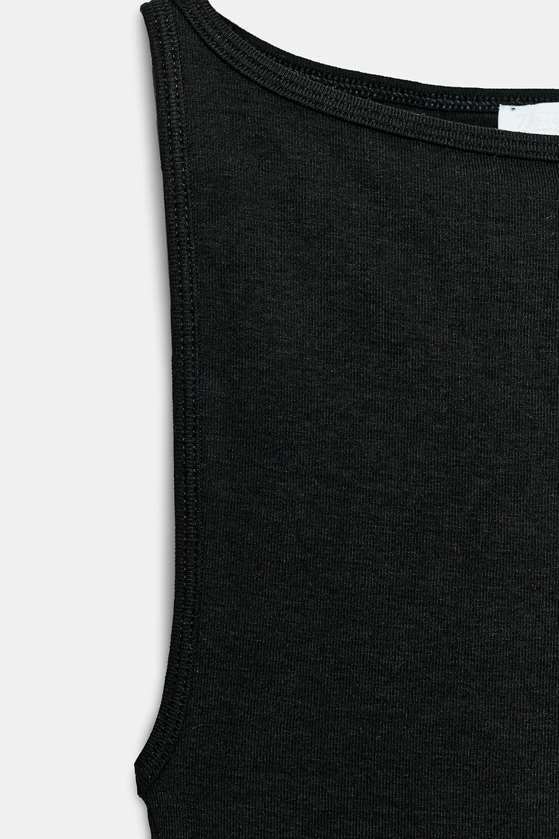 MINIMAL SLEEVELESS T-SHIRT