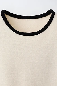 ROBE EN MAILLE À CONTRASTE ET NŒUDS