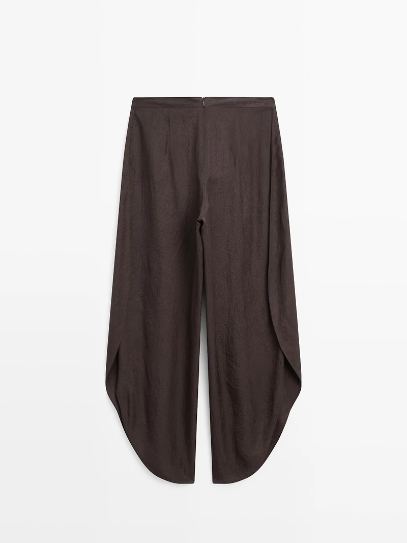 Flowing split hem trousers
