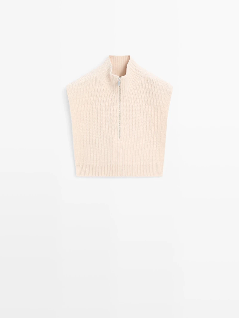 Short wool blend chest with zip