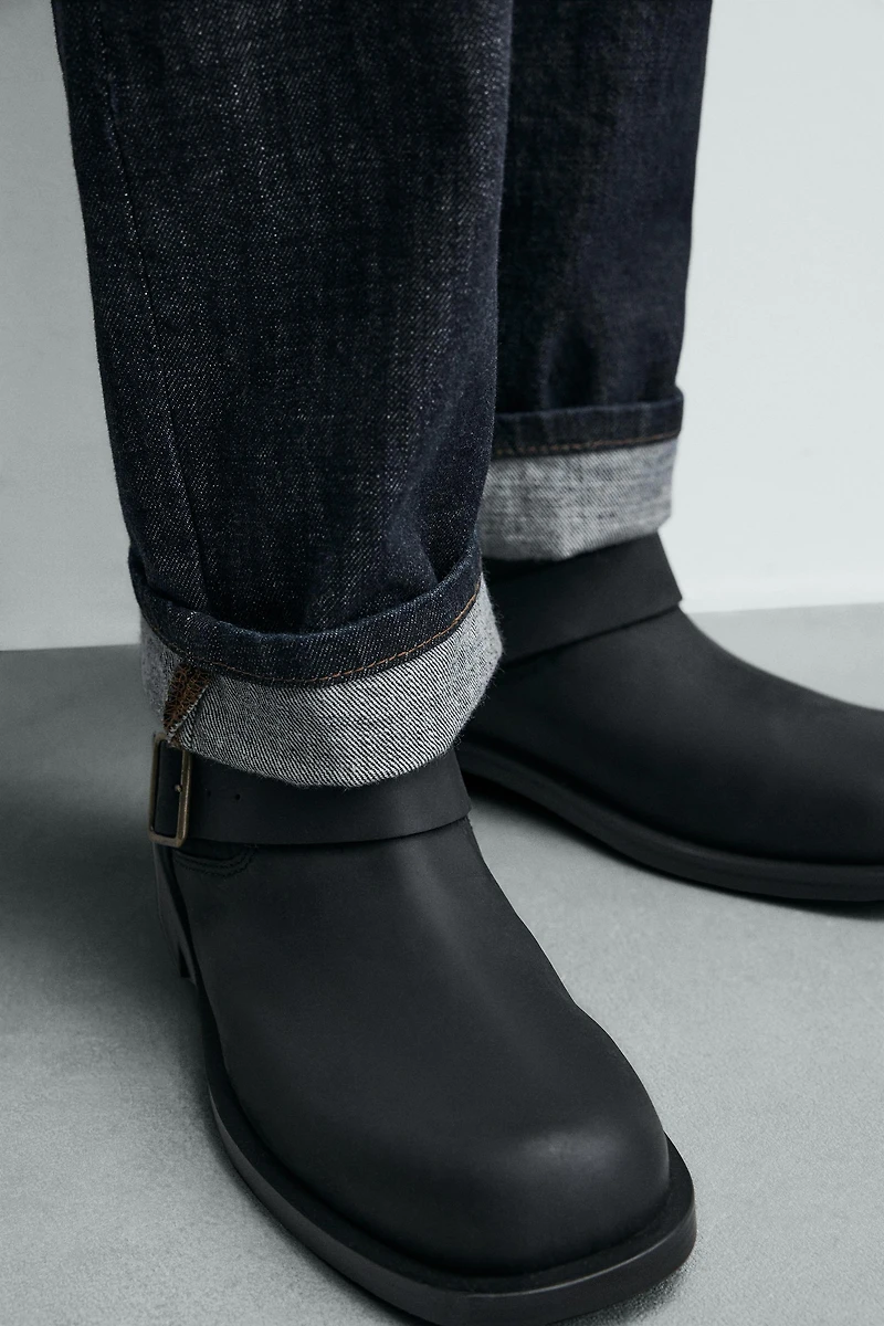 LEATHER BUCKLE BOOTS