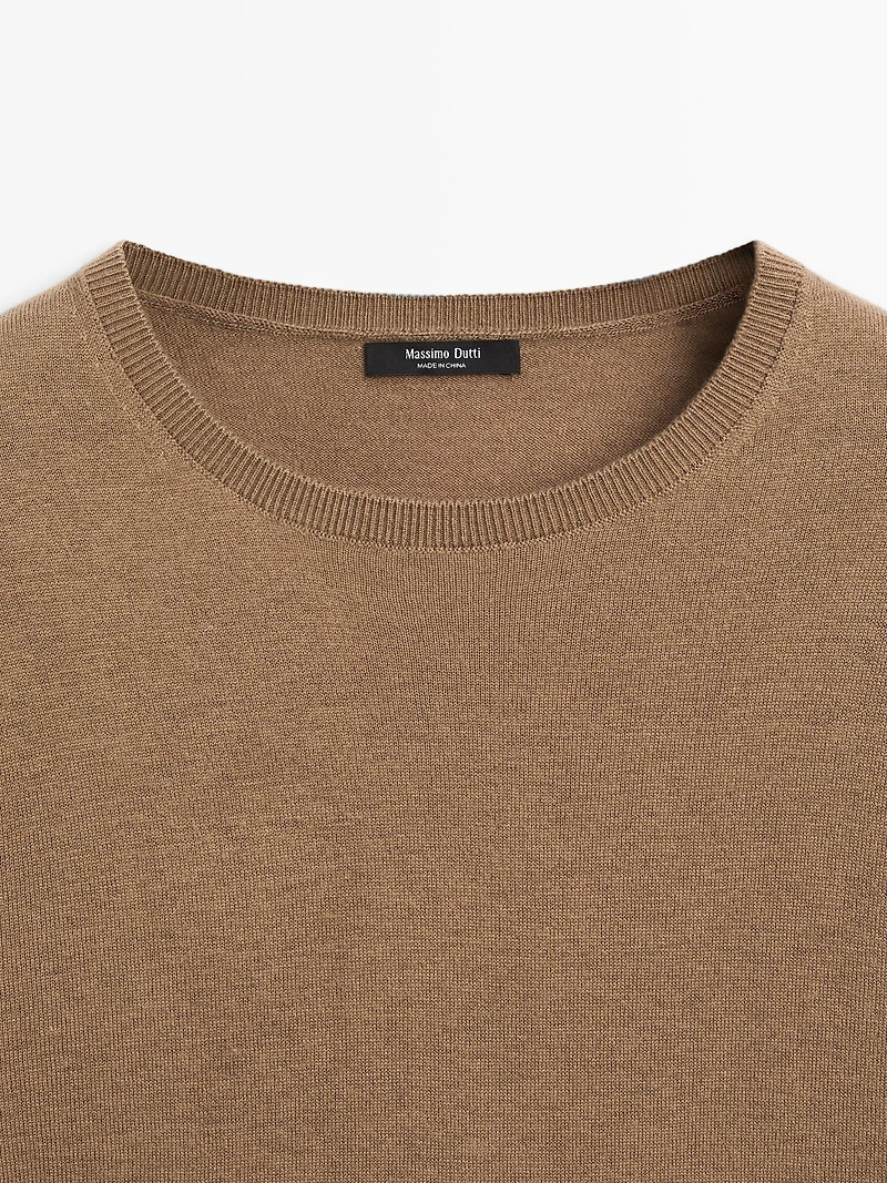 Wool blend knit sweater with crew neck