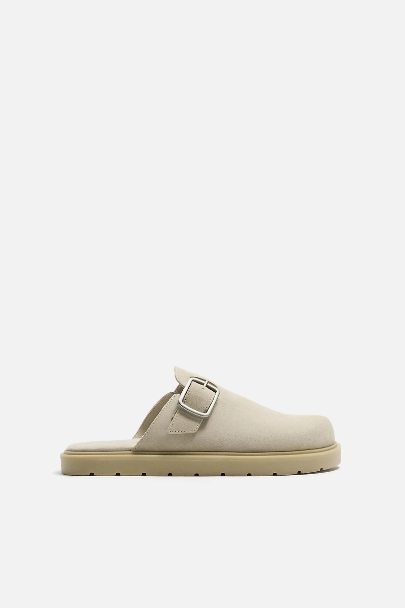 LEATHER BUCKLE CLOGS