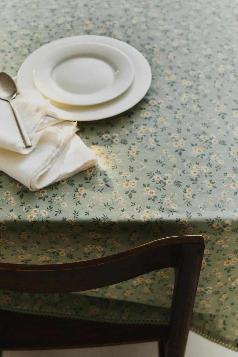 NAPPE FLEURS SAUVAGES AVEC DENTELLE