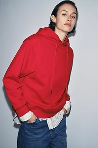 OVERSIZED HOODED SWEATSHIRT
