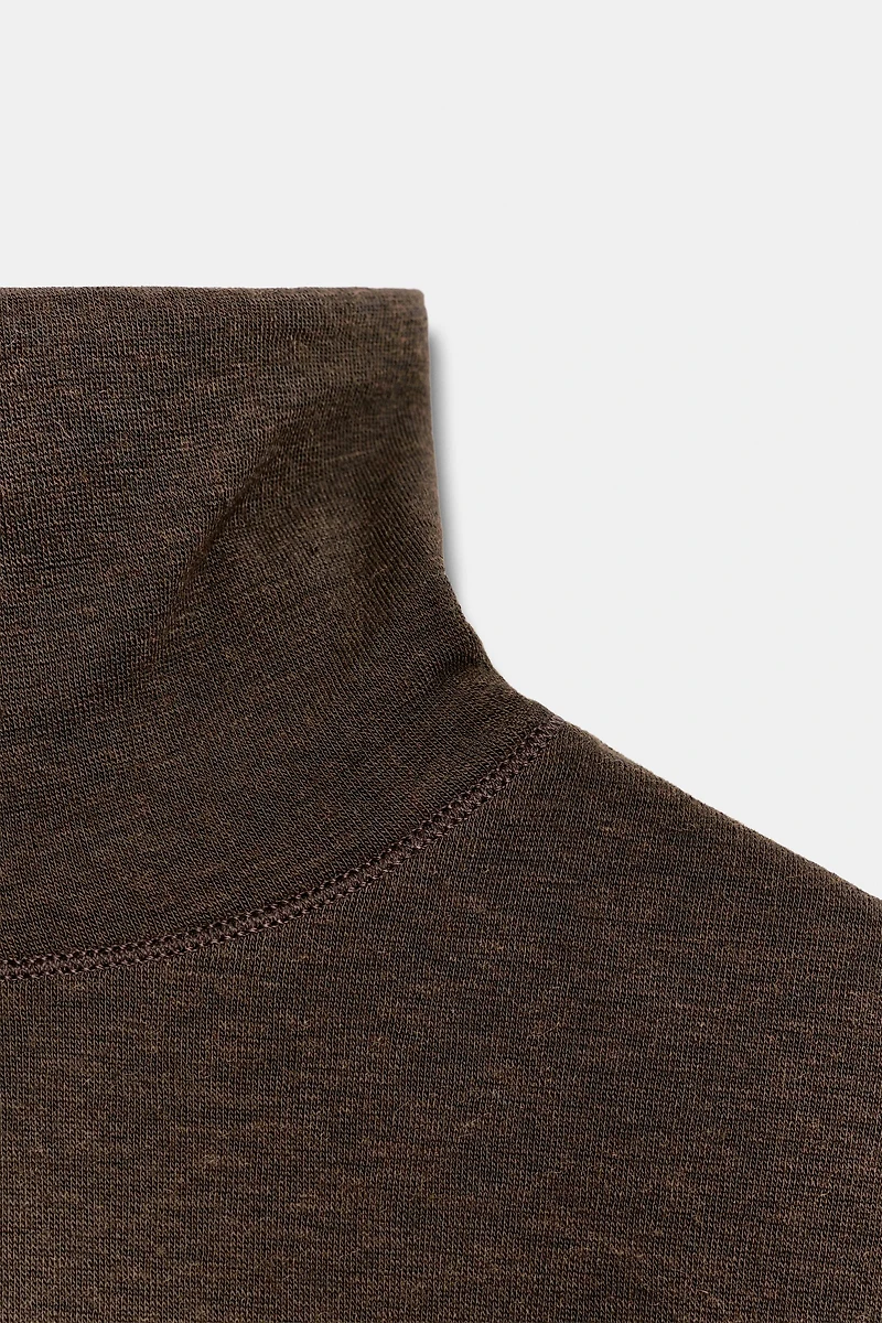 ASYMMETRIC TURTLENECK T-SHIRT
