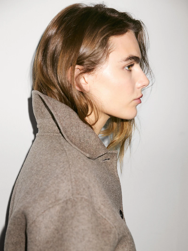 Manteau court laine avec boutons