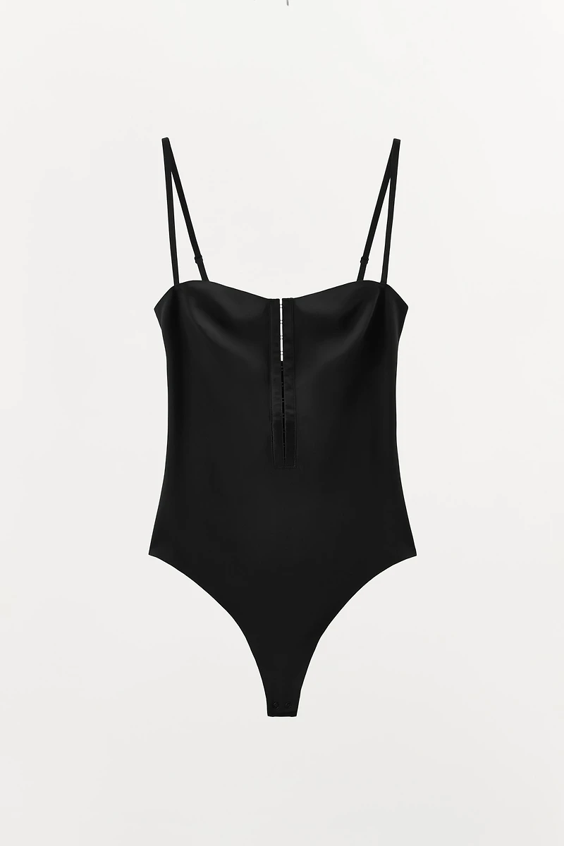 BODY AVEC POLIAMIDE CROCHETS
