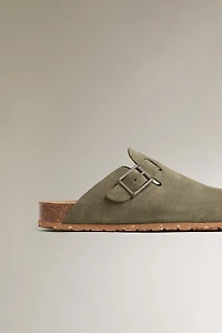 LEATHER CLOGS WITH BUCKLE