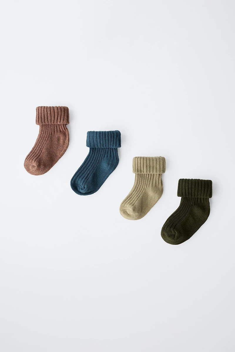 FOUR-PACK OF SOCKS A BOX