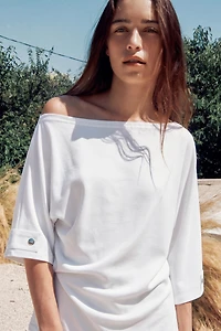 BOAT NECK BUTTON T-SHIRT