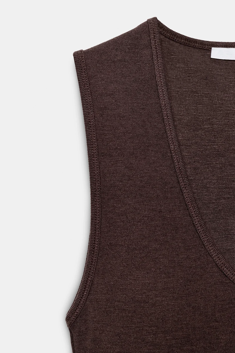 T-SHIRT SANS MANCHES