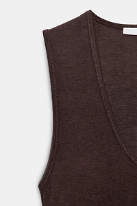 T-SHIRT SANS MANCHES