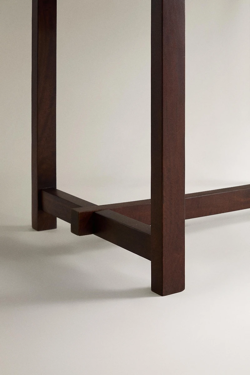 TABLE WITH AN AGED FINISH