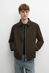 Lightweight jacket with collar detail
