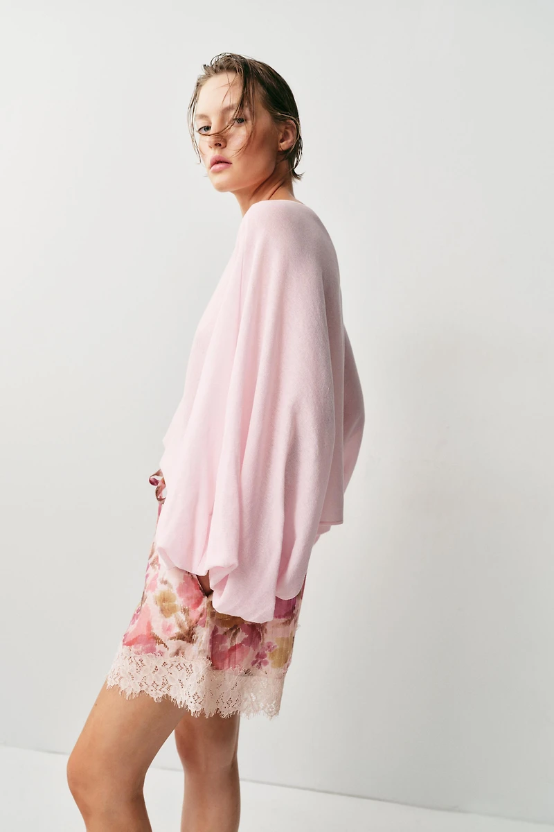SHORT À IMPRIMÉ FLORAL ET DENTELLE