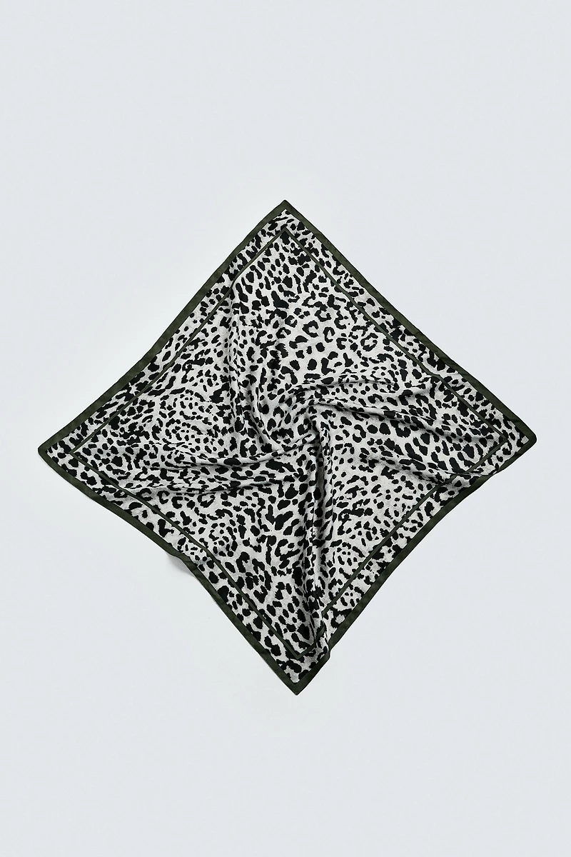 ANIMAL PRINT BANDANA