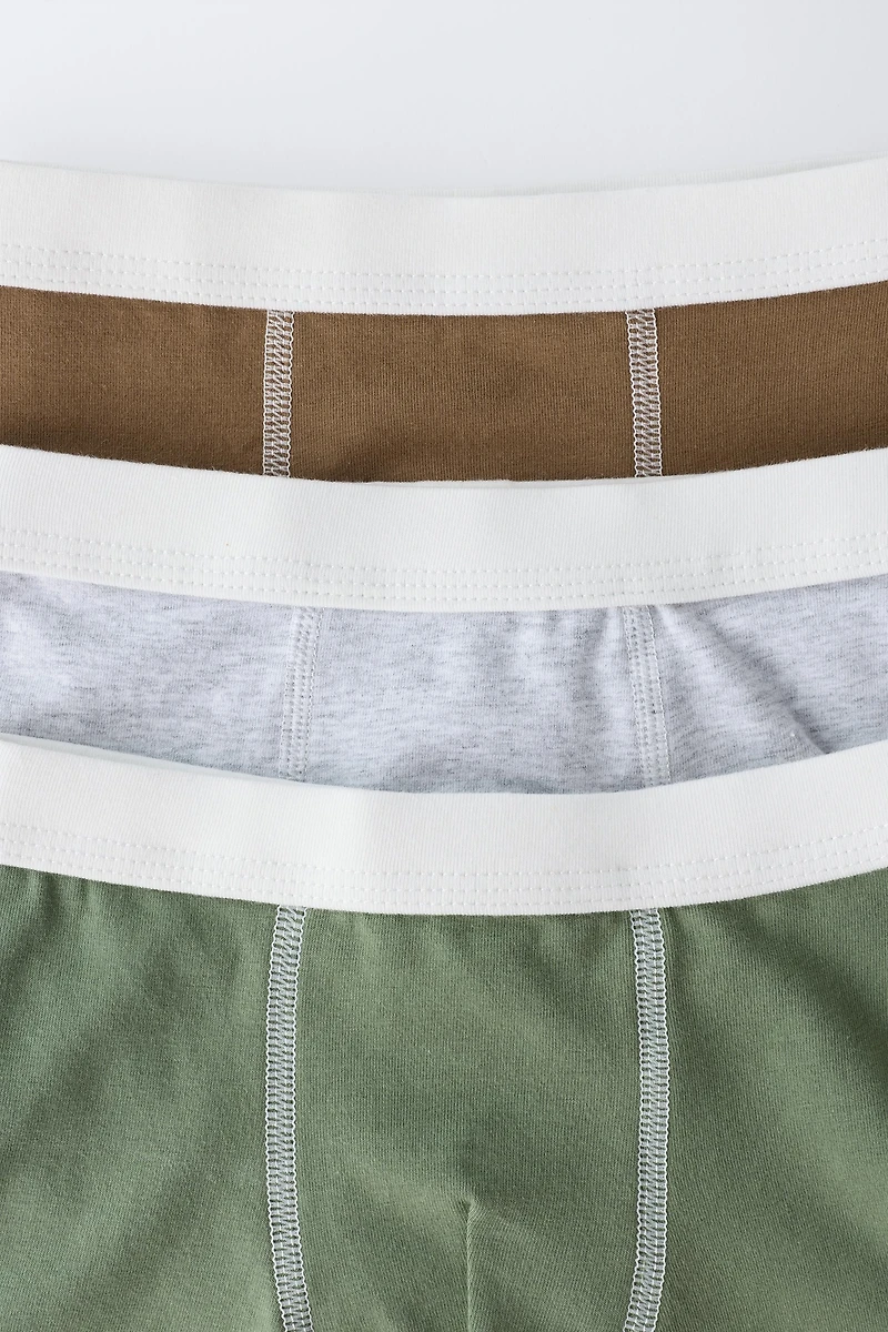 2-6 ANS/ LOT DE TROIS BOXERS DÉTAIL VIF