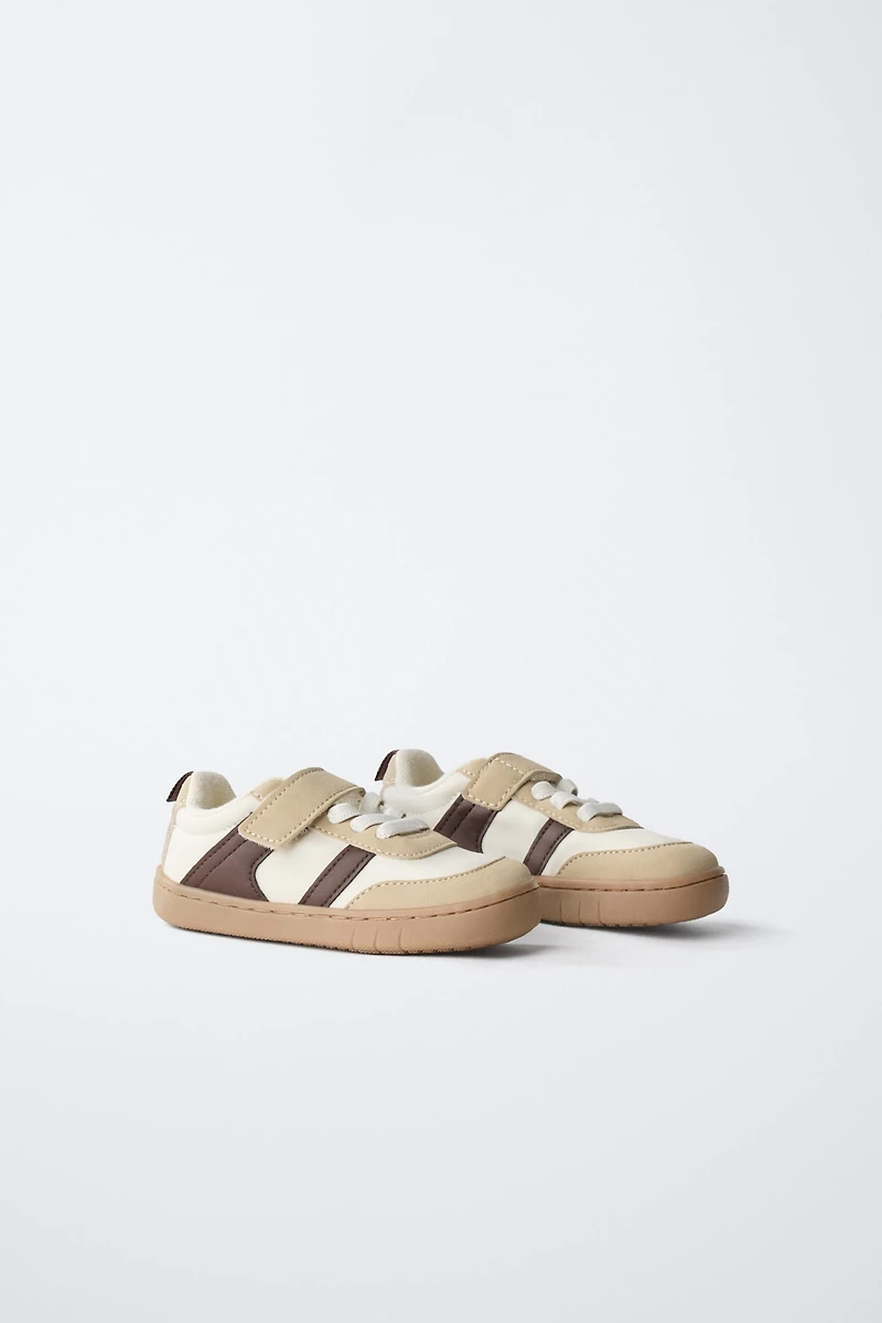 RETRO BAREFOOT SNEAKERS
