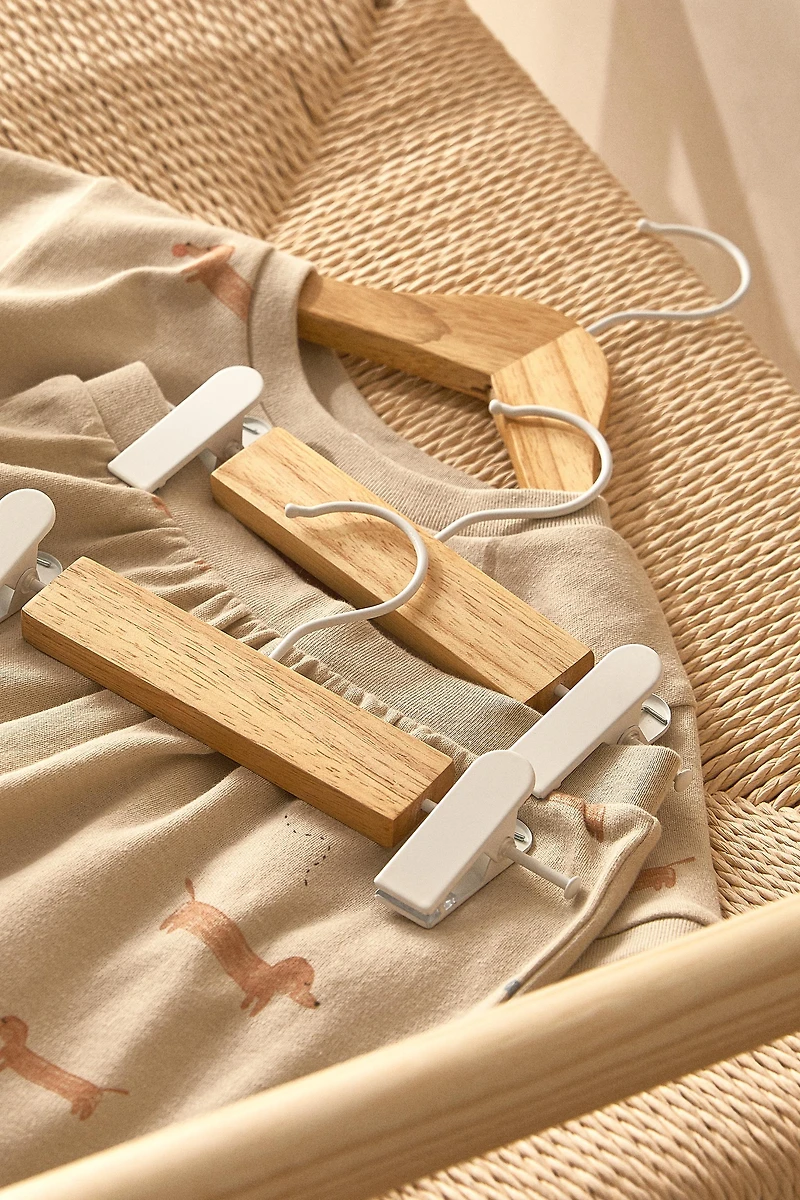 PACK OF CHILDREN’S WOODEN HANGERS WITH CLIPS (PACK OF 3