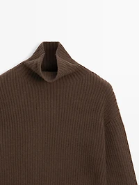 Pull en maille 100 % laine à col montant