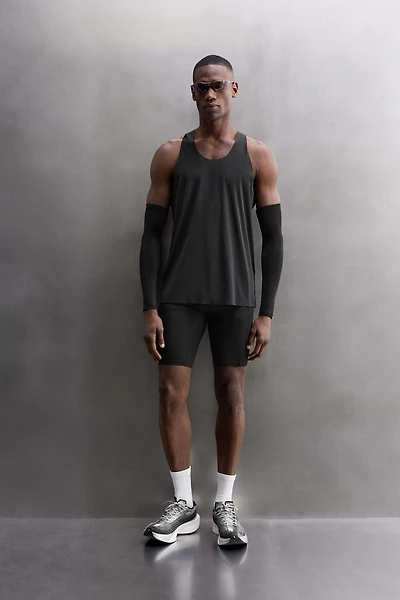 LIGHTWEIGHT TECHNICAL TANK TOP
