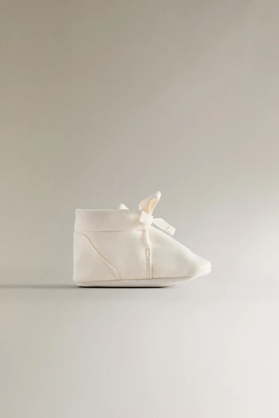 FABRIC BOOTIES